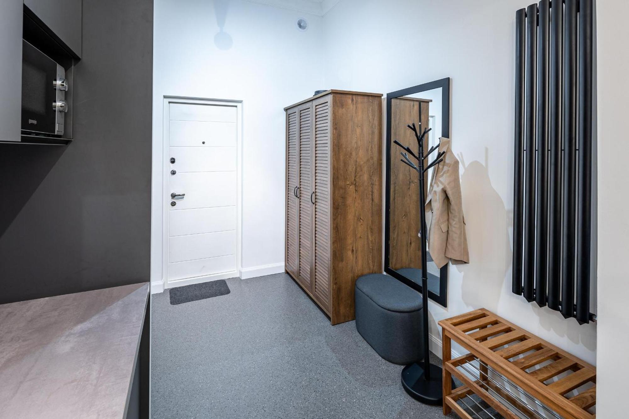 Apartamenty On Knyazya Romana ลวีฟ ภายนอก รูปภาพ