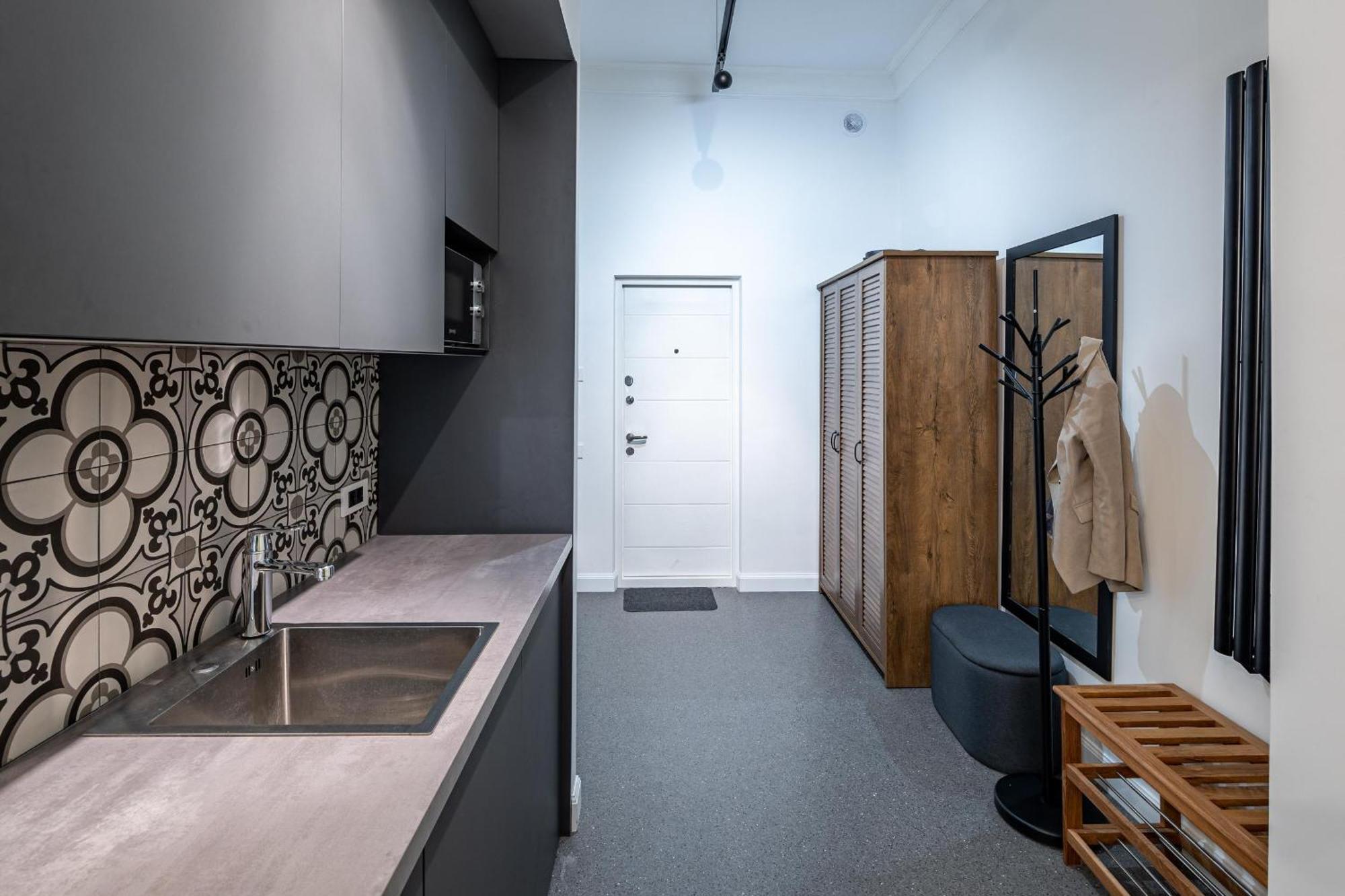 Apartamenty On Knyazya Romana ลวีฟ ภายนอก รูปภาพ